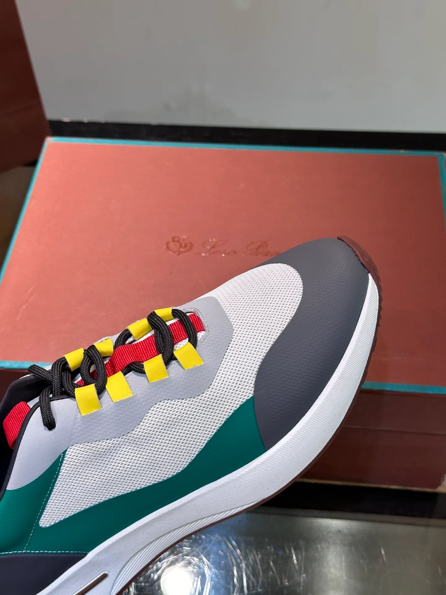 Factory price: 540💰Loro men's shoes💰iana niche Loro classic jogging shoes, men's lace-up casual shoes and sneakers, high-quality lightweight and comfortable fabrics, suitable for outdoor leisure, the color scheme is young and energetic, and it looks great with sportswear or casual suits! Size: 39-45 (46 customized)